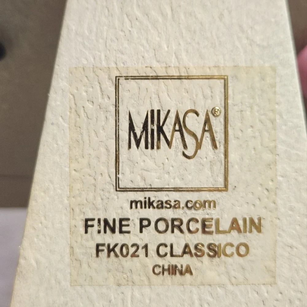 Mikasa Fine Porcelain Classic Collection FK021 Frame Duo